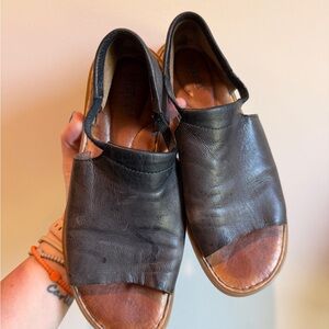 Women’s BORN Leather Sandals size 8